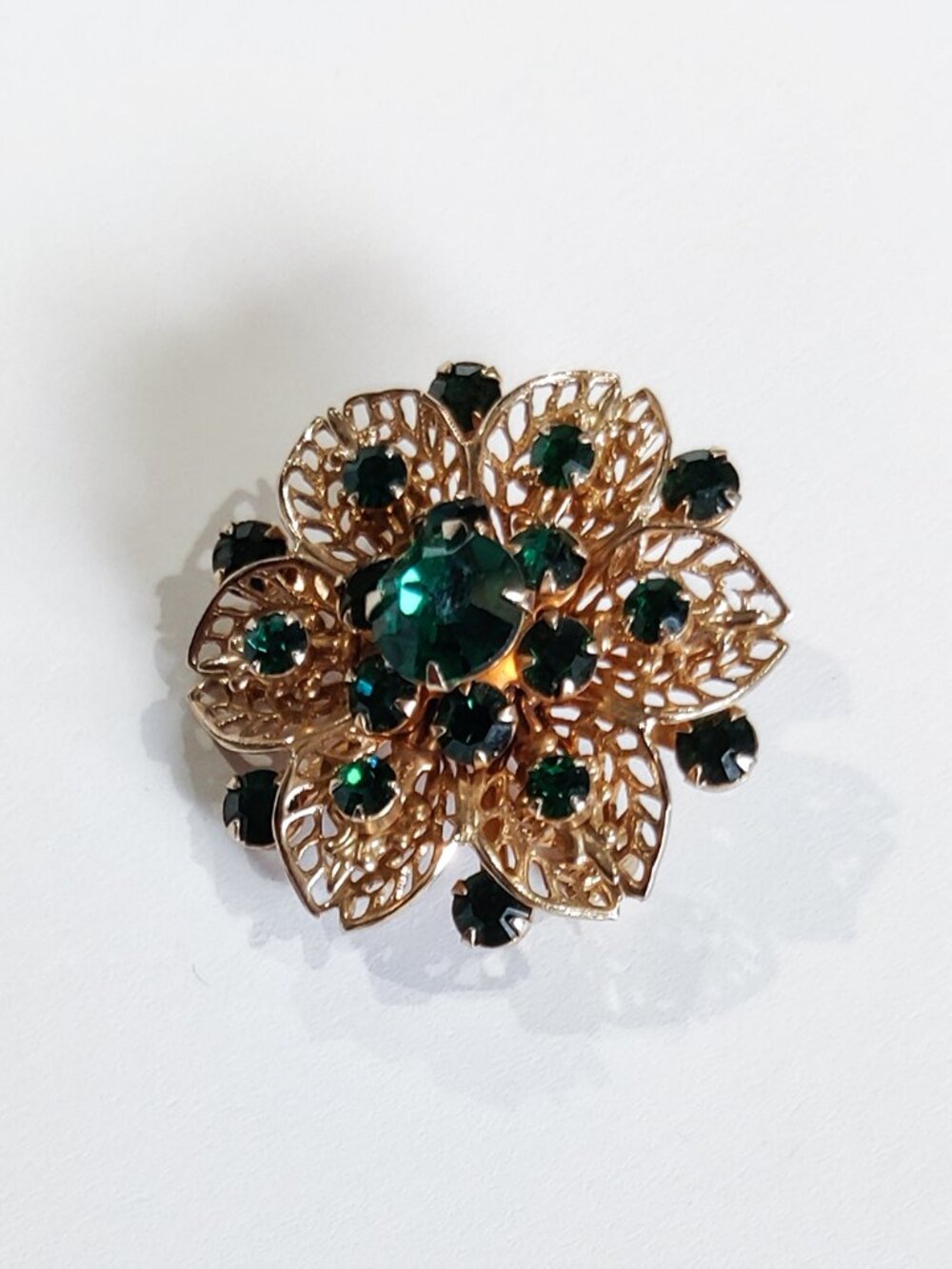 Vintage Green Rhinestone Gold Tone Flower Brooch